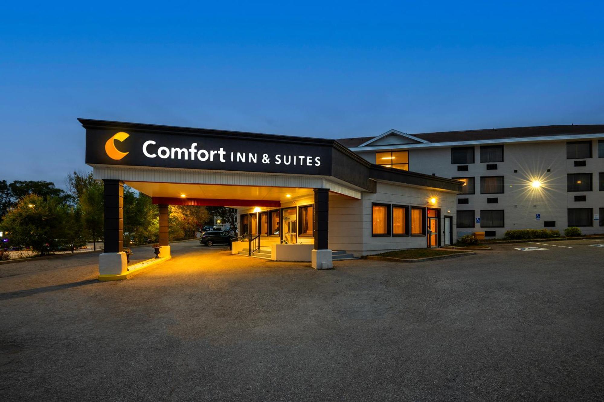 Comfort Inn & Suites Barrie Exterior photo